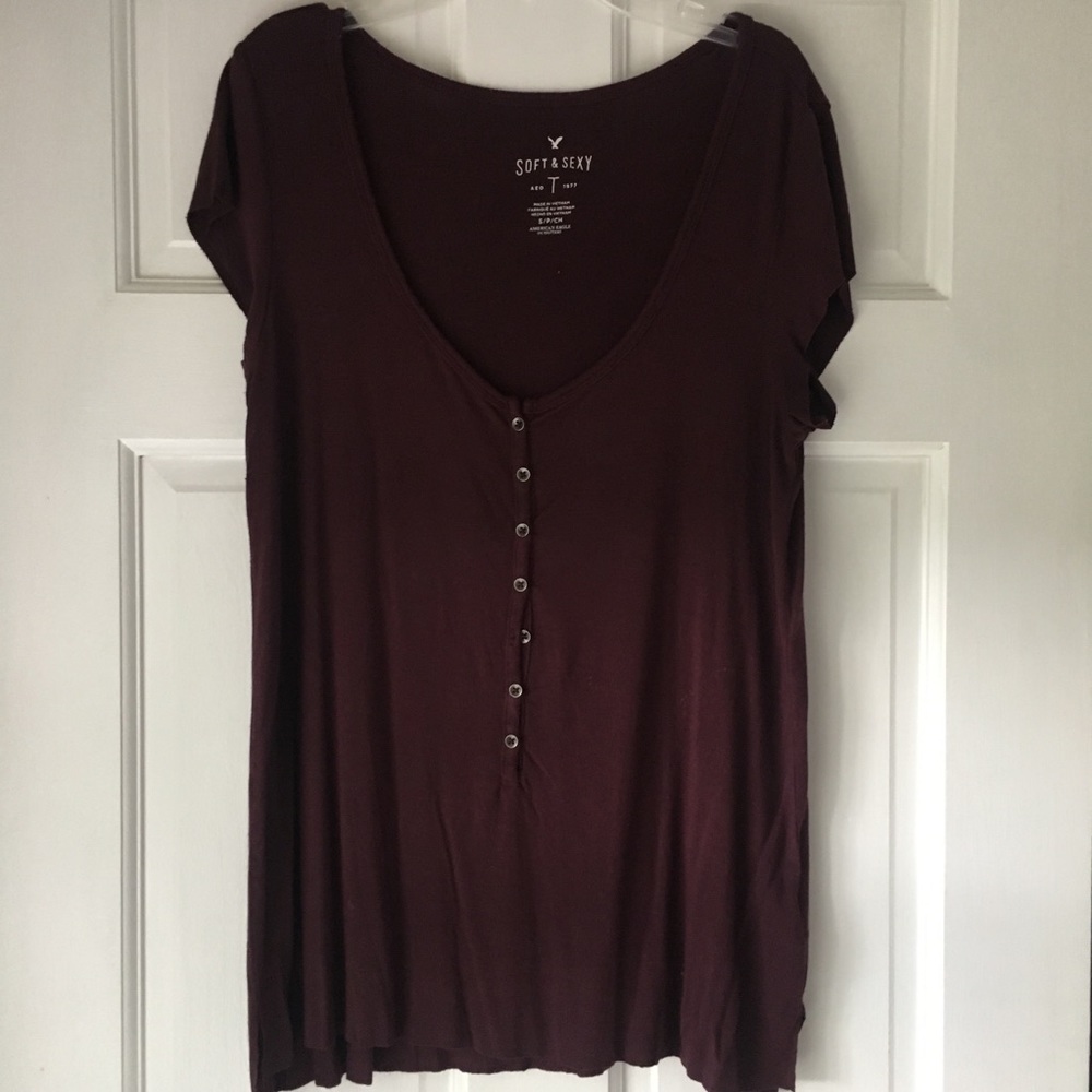 American Eagle soft & sexy burgundy Henley tee!